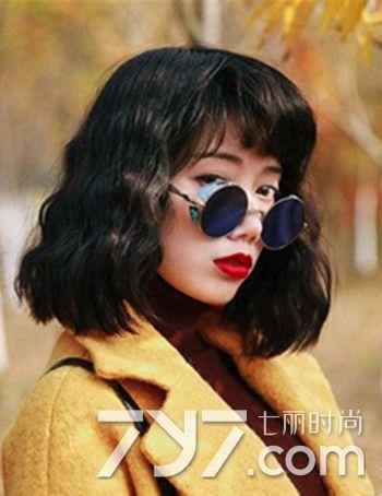 韩国水波纹短发发型 利用发丝来修饰嘟嘟的圆脸
