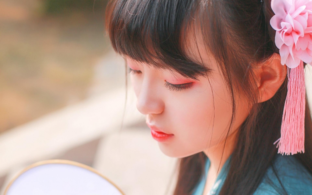 可爱汉服美女精致古风写真壁纸