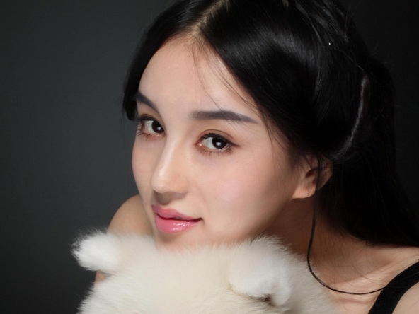 美女嫩模石一伊清纯写真电脑壁纸