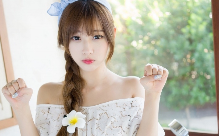 甜美性感美腿美女电脑宽屏壁纸