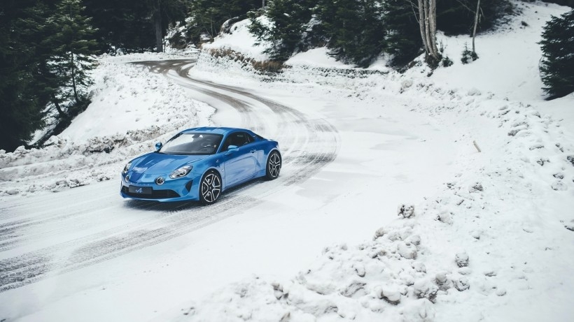 2017雷诺轿跑Alpine A110桌面壁纸