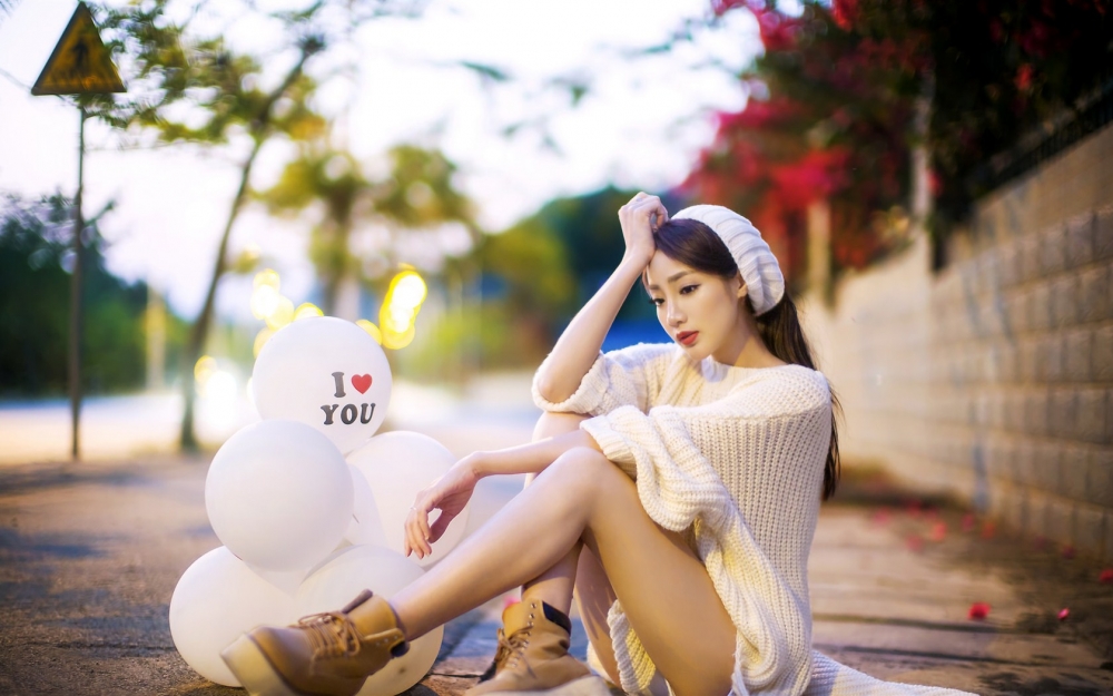 气质纯净美女高清电脑桌面壁纸