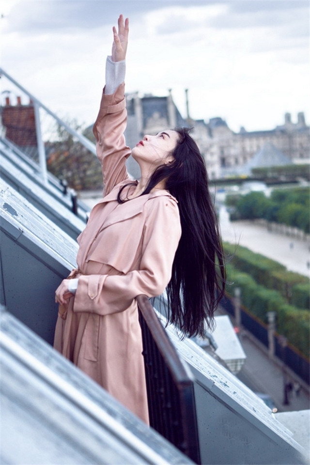 清纯美女张辛苑巴黎写真气质迷人手机壁纸