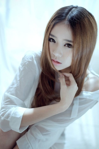 清新夏日清纯长发美女写真图片手机壁纸