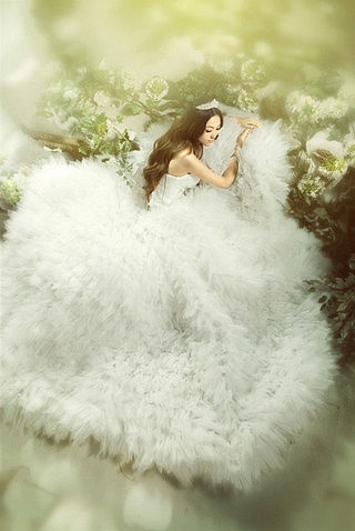 美美的婚纱、骚年，你愿意给我穿上么  /*