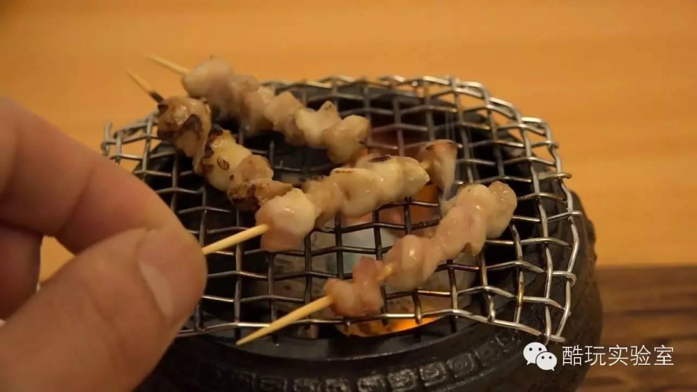 日德脑洞合体！13年研制的迷你微缩美食 逼死吃货！