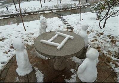 有才的堆雪人搞笑图