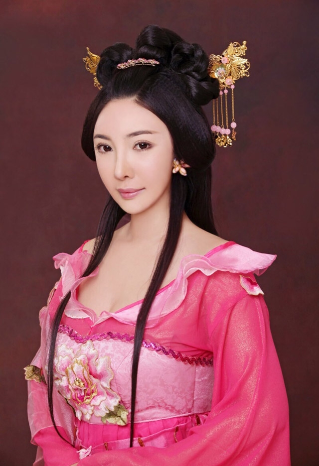 古典美女胡恩绮高贵典雅