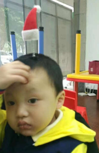 感觉戴了一条避雷针。。