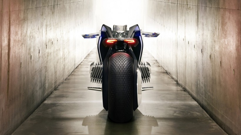 BMW Vision Next100概念摩托桌面壁纸