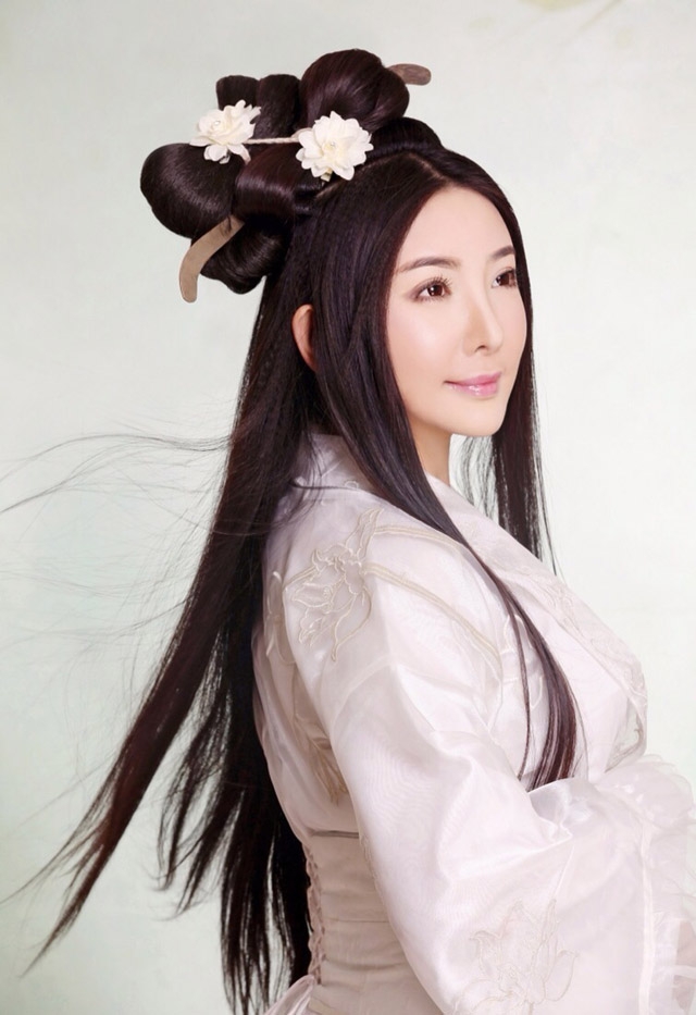 古典美女胡恩绮高贵典雅