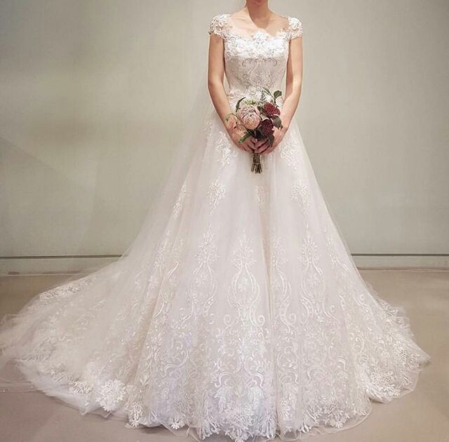迟早有人为你披上婚纱 说着余生请多指教❤️ ​ ​​