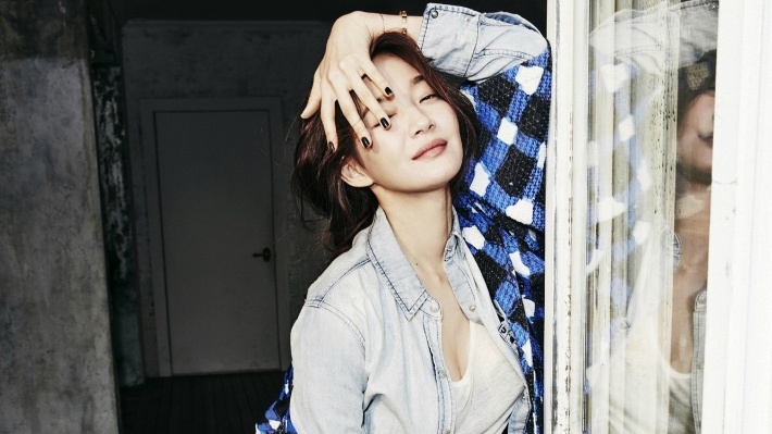 韩国女星申敏儿性感写真电脑壁纸