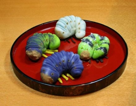 吃货慎点：日本重口味虫子巧克力