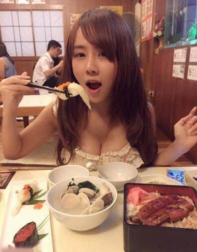 真正的秀色可餐美女