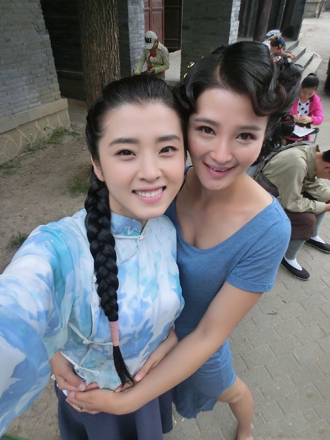 李若嘉剧照仿佛回到旧时代