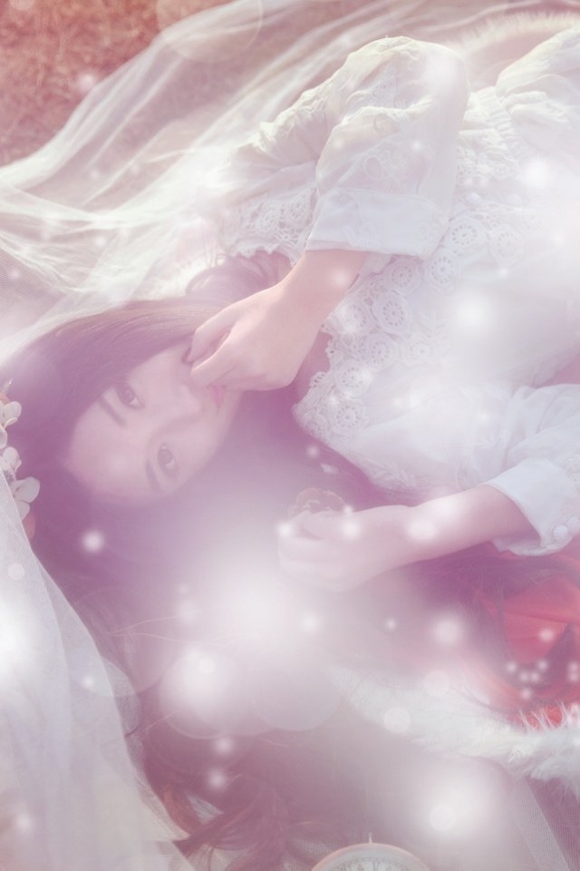 精选童话森林 麋鹿姑娘写真iPhone 4S壁纸下载