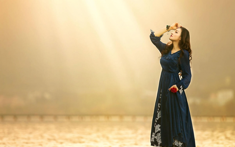 文艺范忧郁美女桌面壁纸
