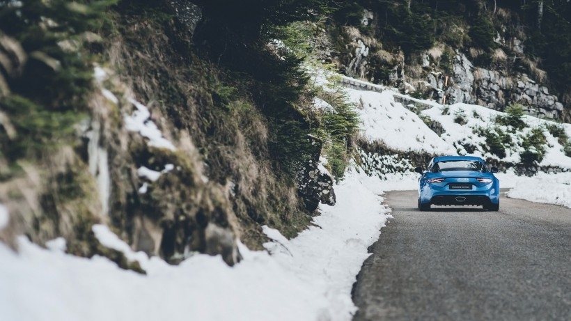 2017雷诺轿跑Alpine A110桌面壁纸