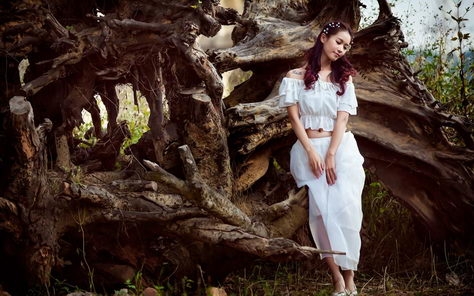 白裙美女纯美写真桌面壁纸