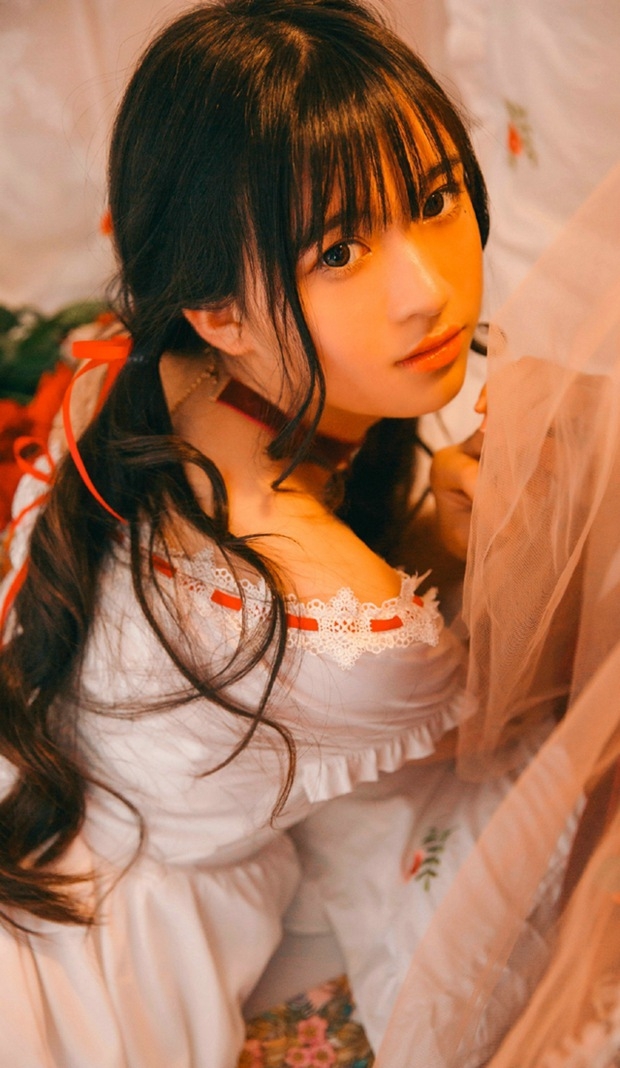 唯美烛光下可爱女生图片