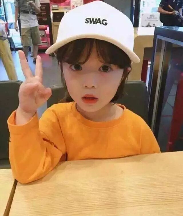想要和你生一个这么可爱的小女孩儿.