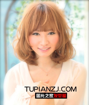 蓬松发型鉴赏 凌乱不失美感