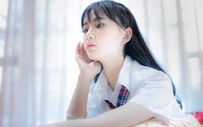 清纯美女制服写真图片壁纸