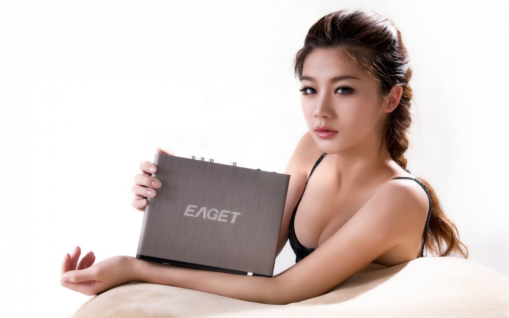 忆捷科技美女代言