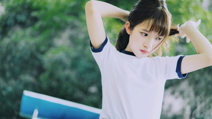 清新美女夏日校园摄影写真桌面壁纸