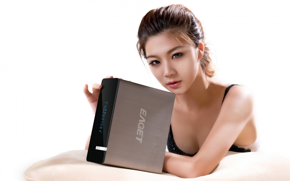 忆捷科技美女代言