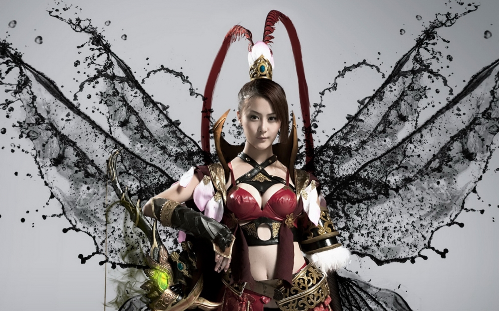 美女cosplay御龙在天