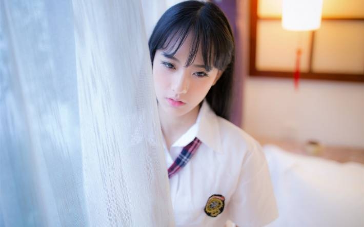 清纯美女制服写真图片壁纸