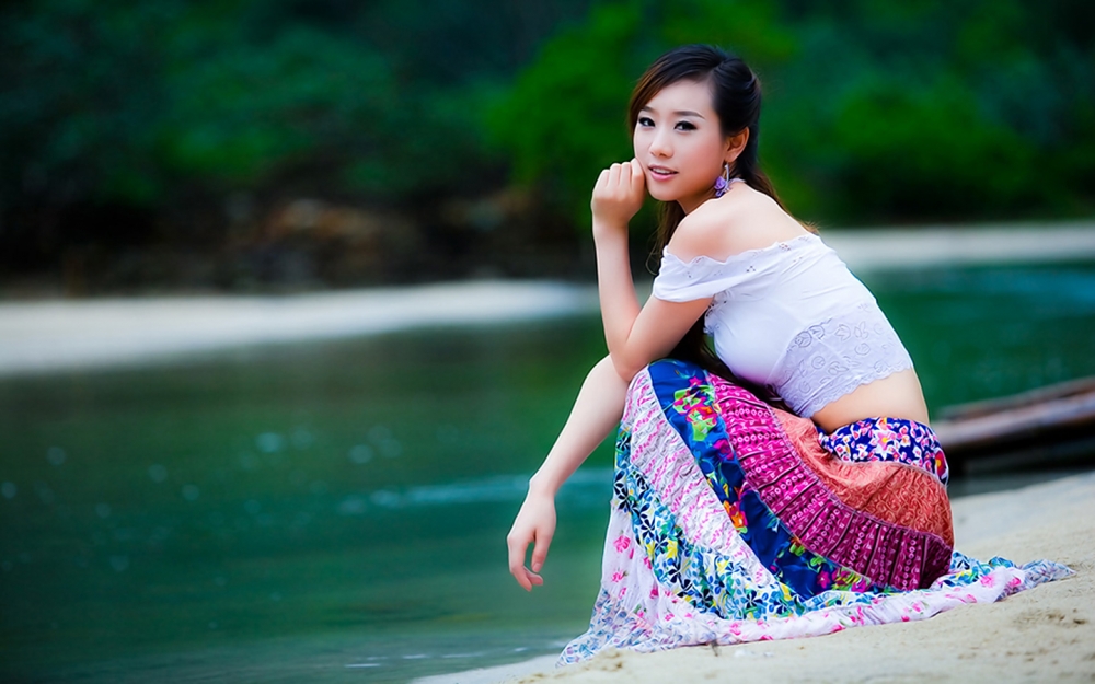 阳光活力美女壁纸