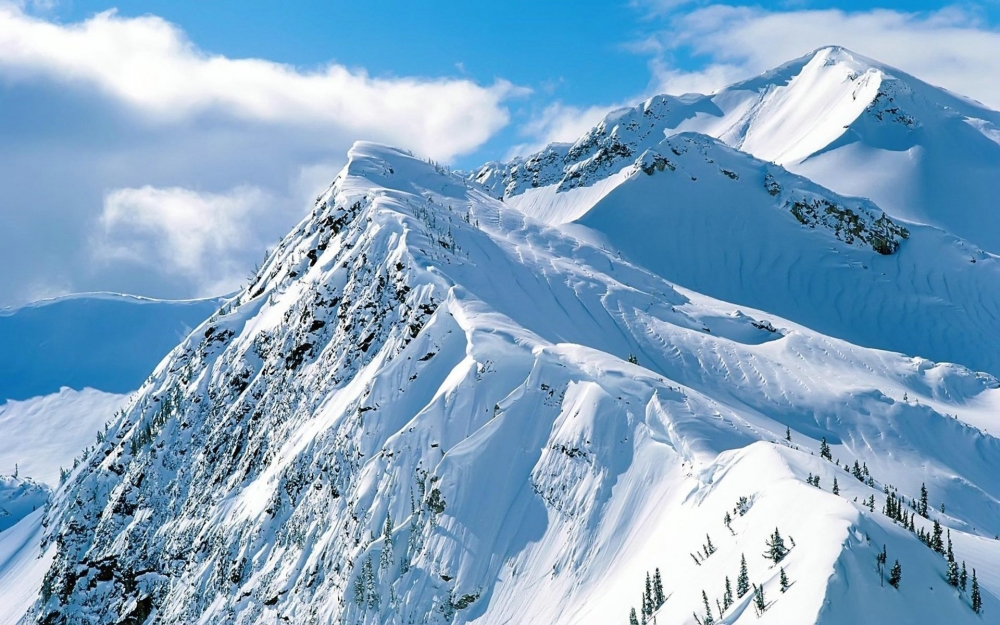 雪山之巅的唯美景色高清电脑宽屏壁纸