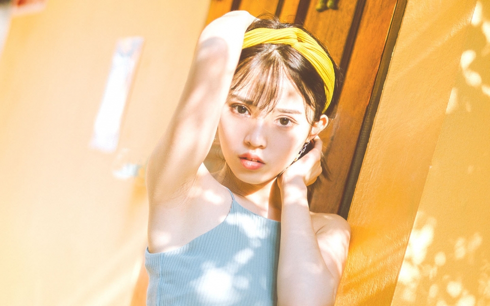 甜美日系美女夏日户外唯美高清壁纸