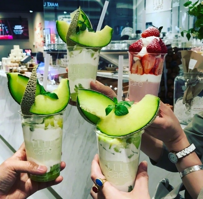 白 衬:哈密瓜雪糕杯