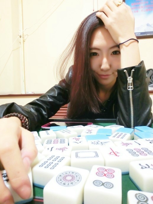 姑娘请夹紧双腿做人好么
