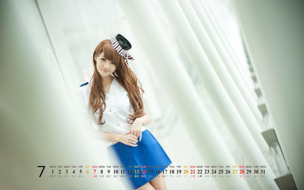 2013年7月之纯美美女校花高清壁纸