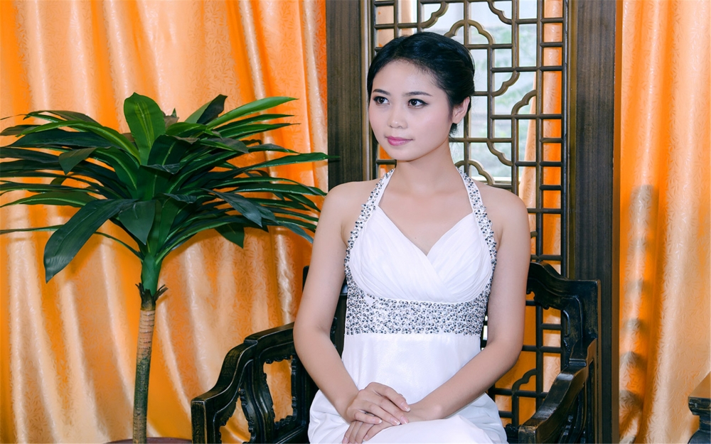 优雅端庄气质美女高清写真桌面壁纸第一辑