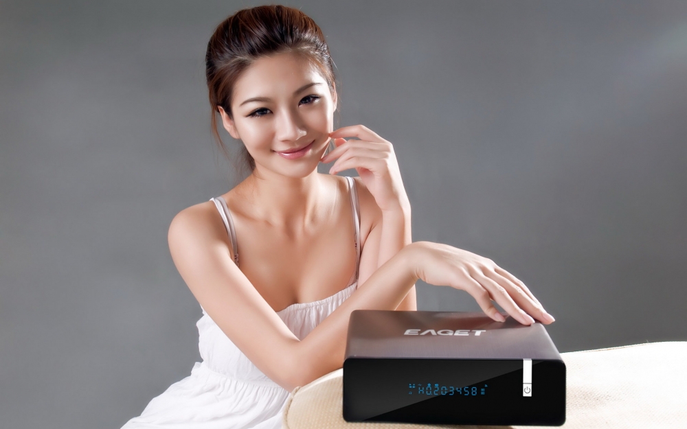 忆捷科技美女代言