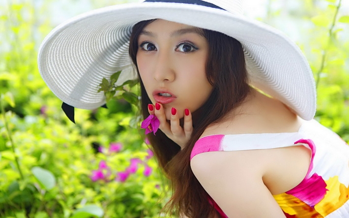 清新长裙美女写真电脑壁纸