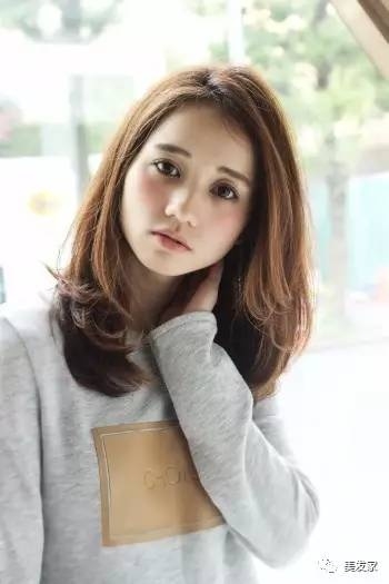 女生不可不知的“瘦脸发型”