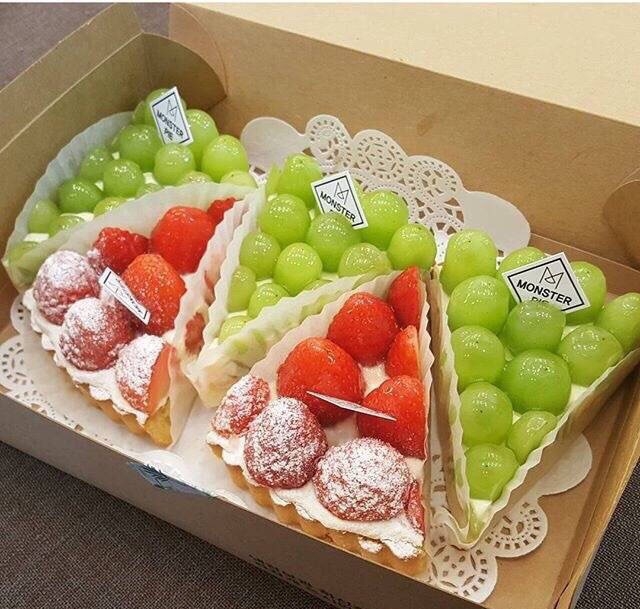最近流行这样吃蛋糕组合