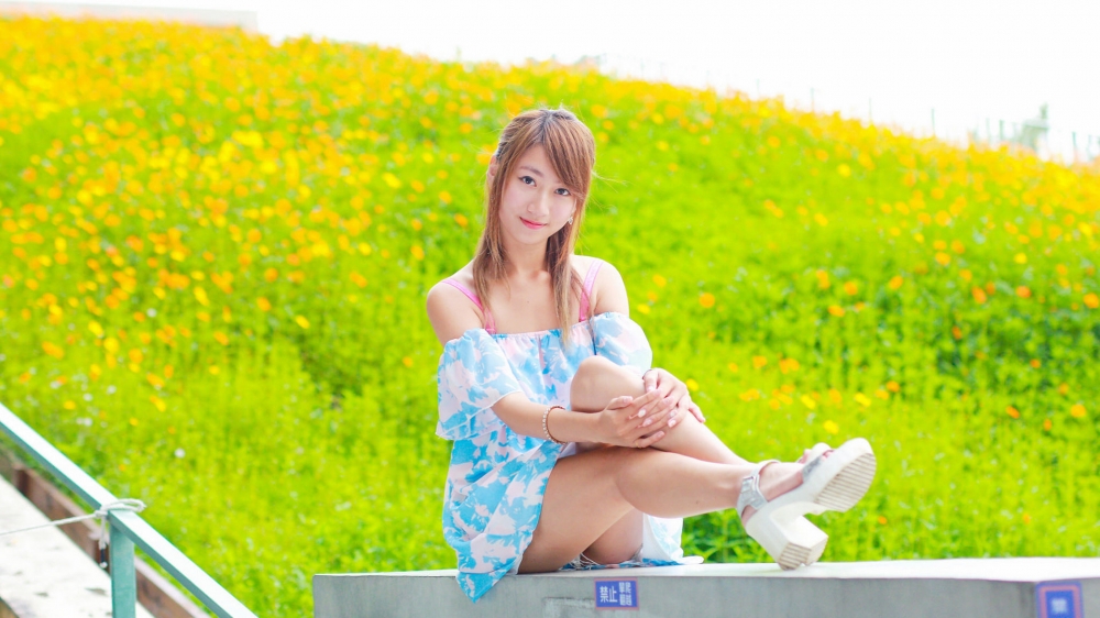 清纯靓丽美女户外写真高清桌面壁纸 第一辑