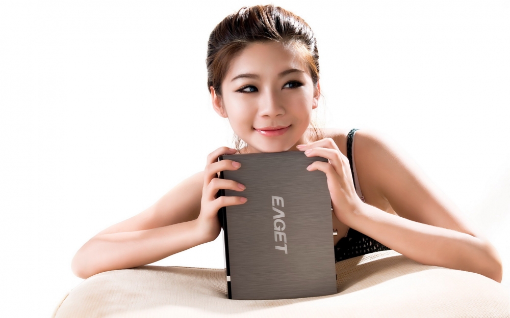 忆捷科技美女代言