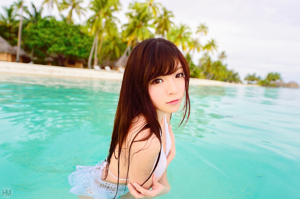 清新养眼空气美女海边写真电脑桌面壁纸