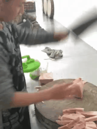 到底是你的肉真，还是我的刀假