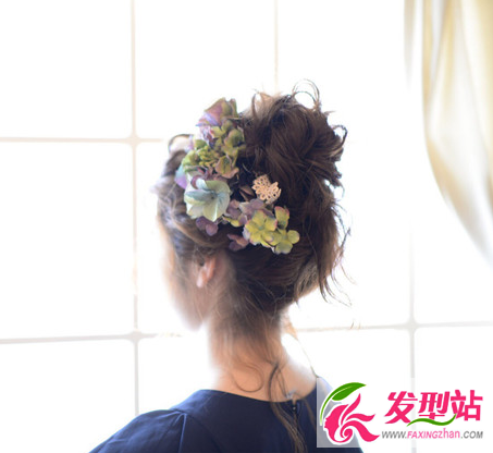 最新新娘发型图片大全 浪漫鲜花婚礼新娘妆发
