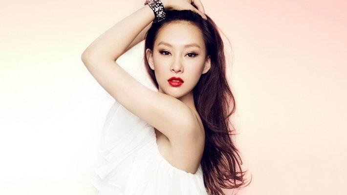 迷人小眼睛美女电脑壁纸